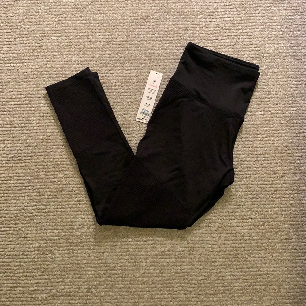 Large, black leggings